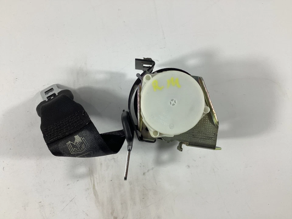 BMW 525i 2007-2010 cinturón de seguridad trasero derecho del lado del pasajero 33034045 OEM. Foto 2 de 4