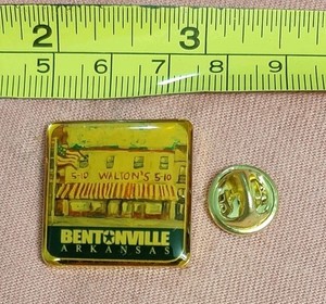 Bentonville Arkansas Waltons 5-10 Store Lapel Pin Walmart Museum Souvenir