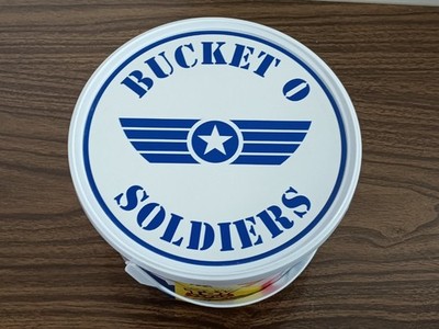 Toy Story Bucket O Soldiers 72 Green Army Men Thinkway Disney