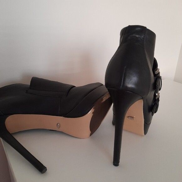 TONY BIANCO Cline Black Leather Buckle Peeptoe Ankle Bootie Heels RRP$199 Sz 8.5 image 5