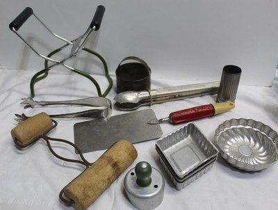 Lot of 10 Vintage Kitchen Tools Utensils Gadgets