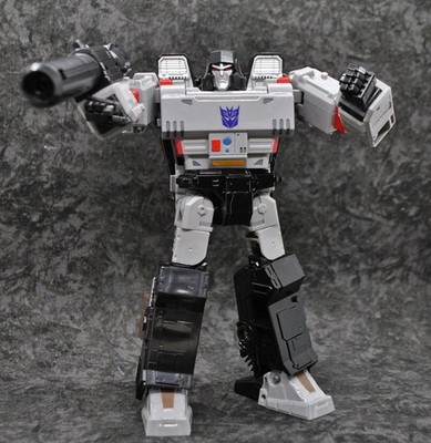 Transformers BPF OSKO MEGATRON Leader class articulated hands black helmet siege
