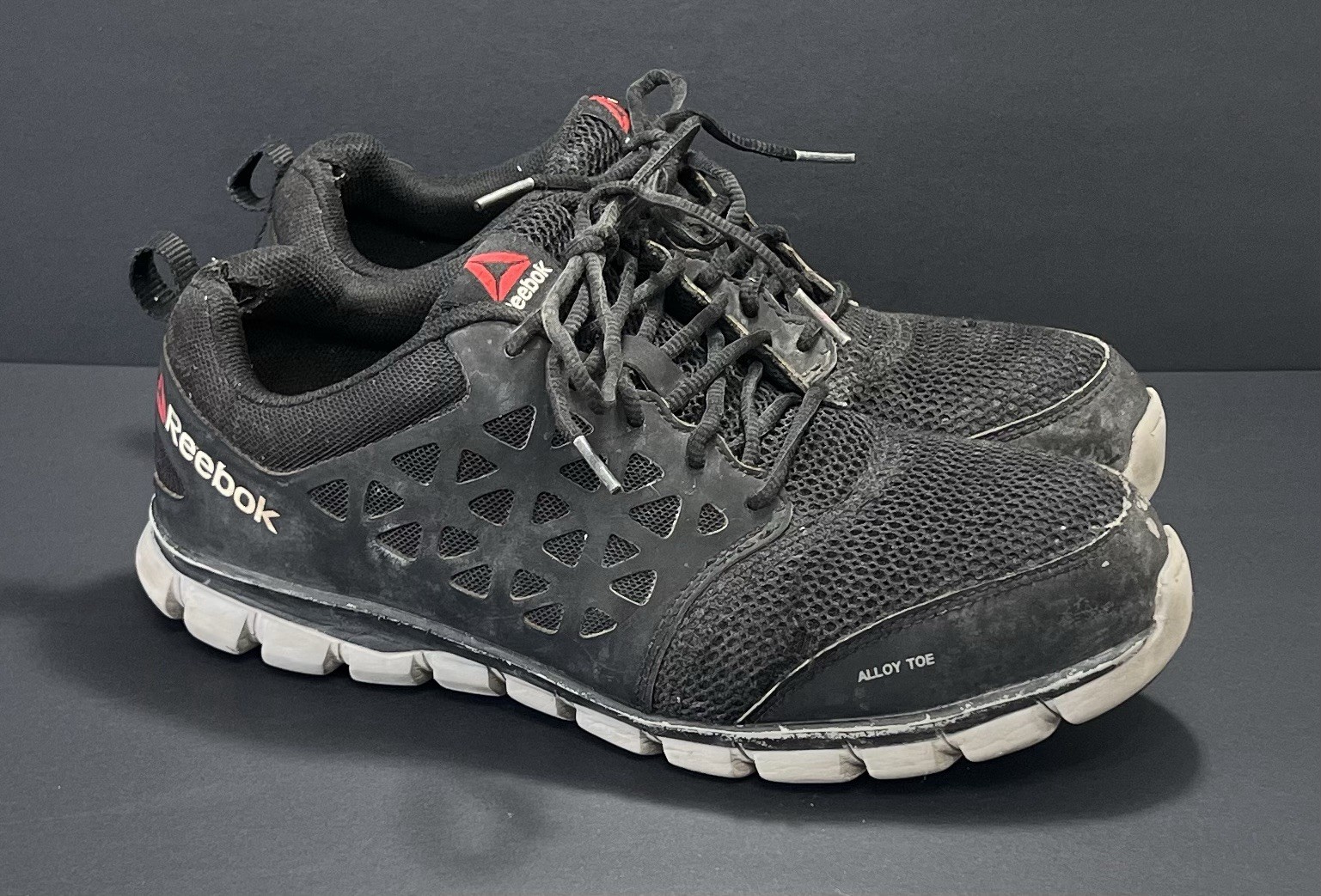 REEBOK Sublite Cushion Men’s Alloy  Toe Work Shoes Sz 9.5M