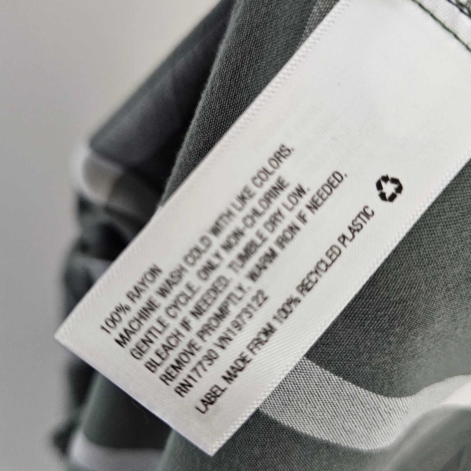 Universal Thread Tie Knot Front  Button-down Crop… - image 9