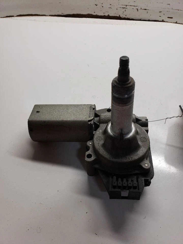 Двигатель заднего стеклоочистителя подходит для 03–09 ENVOY 1325673 - Изображение 2 из 4