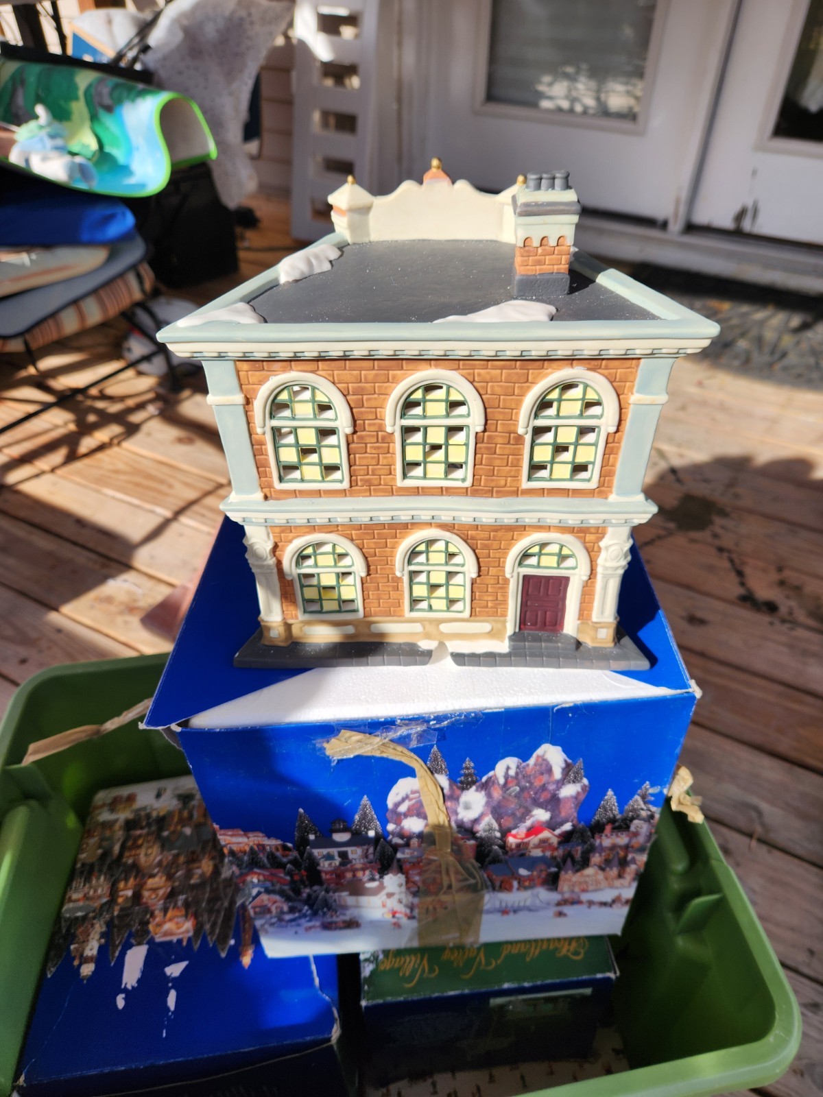 Heritage Village Deluxe Porcelain Lighted House  Doesn't Come With Lighting Eq