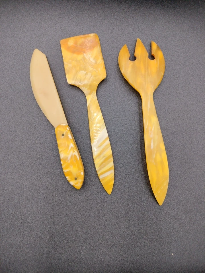 Rare mini couverts à salade de picnic anciens vers 1920 en bakélite jaune - Photo 2/4