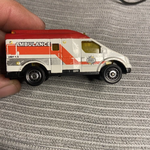 Vintage 2003 Matchbox Ambulance EMS medical Rare Original Old Car Yellow Window