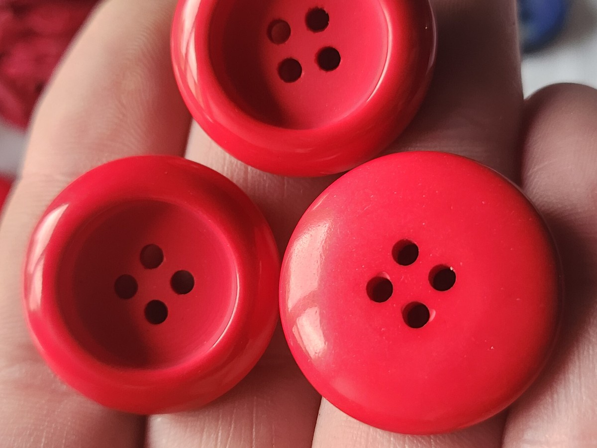 Lot De 9 Gros Boutons Vintage Rouge à Trous - Diamètre 2,6 Cm - Référence 6041
