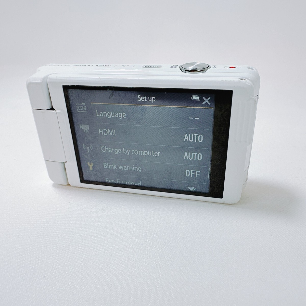 Nikon Coolpix S6900 white Digital Camera 12x optical zoom Near