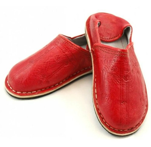 Babouche artisanale marocaine hommes en cuir couleur noire à bout Babouche artisanale marocaine hommes en cuir couleur noire à bout