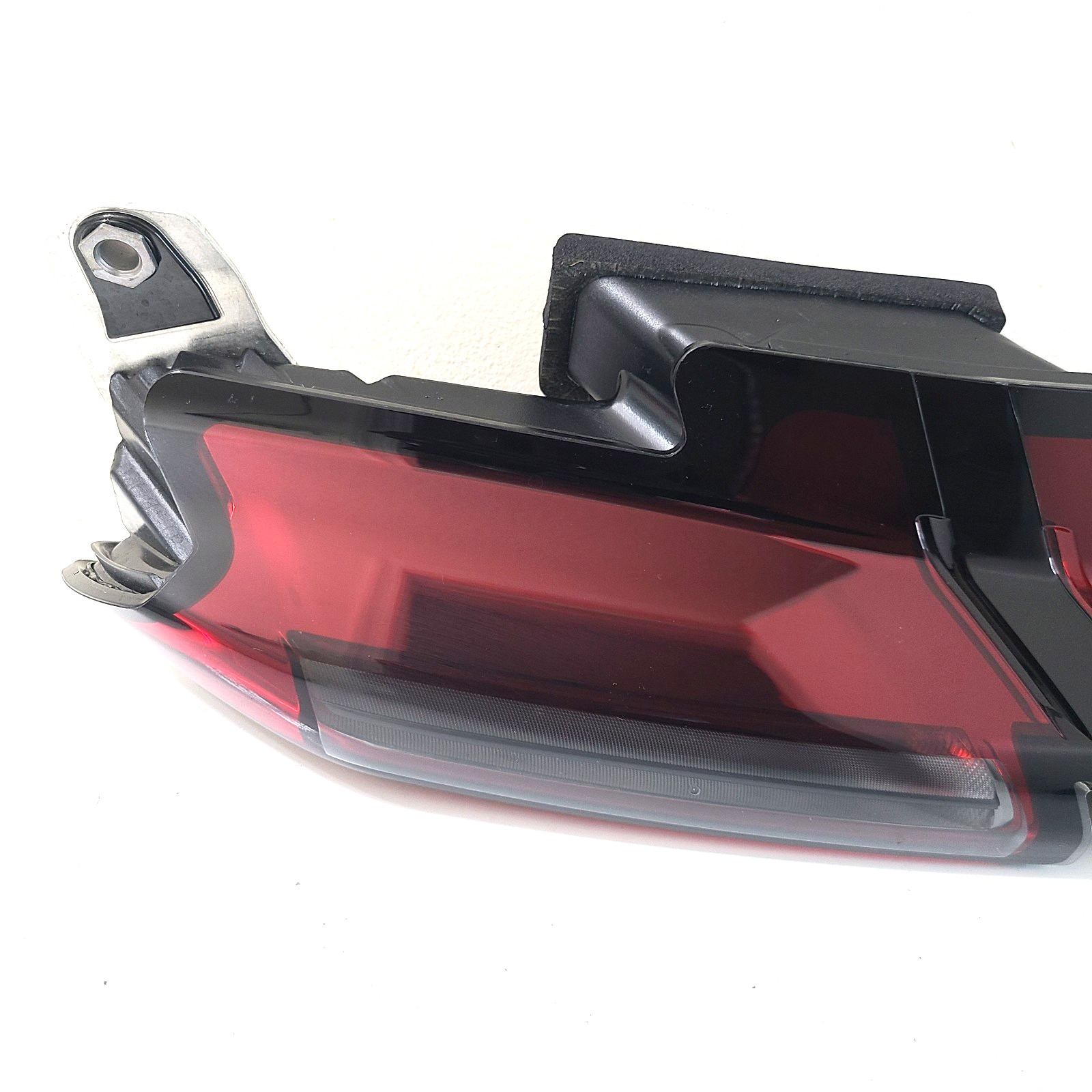 2021-2023 Ferrari Roma F169 Rear Right Hand Side Taillight Lamp Light 000919258