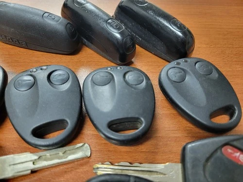 Lot of 11 OEM Saab Key Fobs Remotes Smart Keys Ignition Keys Mixed Used image 4