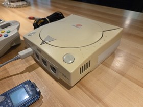SEGA DREAMCAST CONSOLE + CONTROLLER + Visual MEMORY Unit