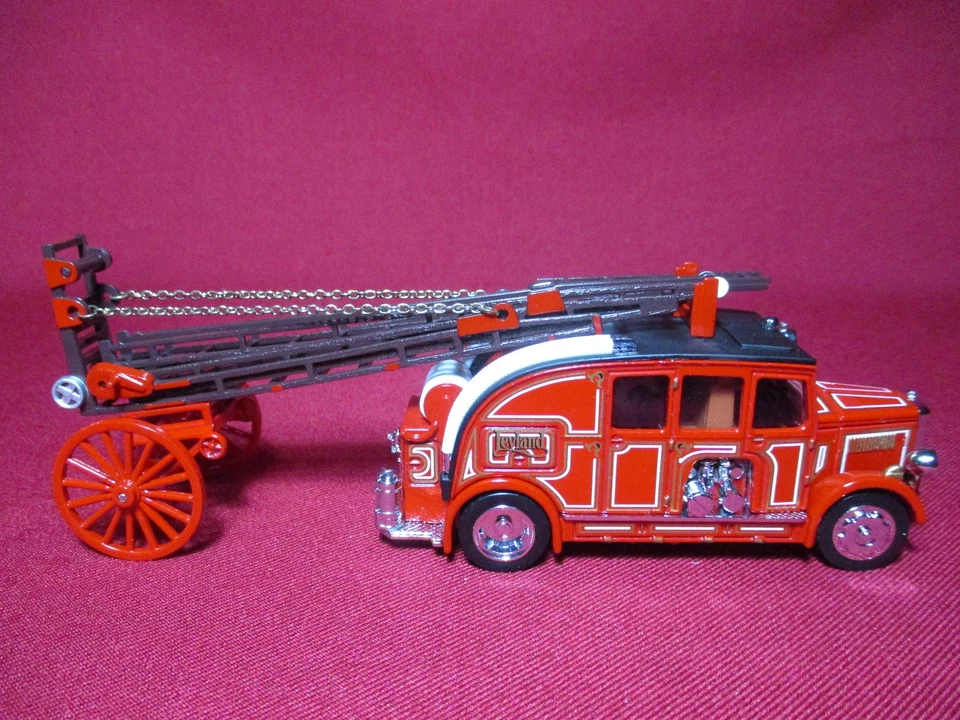 1:43 1936 Leyland Cub FK-7 Fire Engine Truck Matchbox Models of Yesteryear MIB - Image 4 of 4