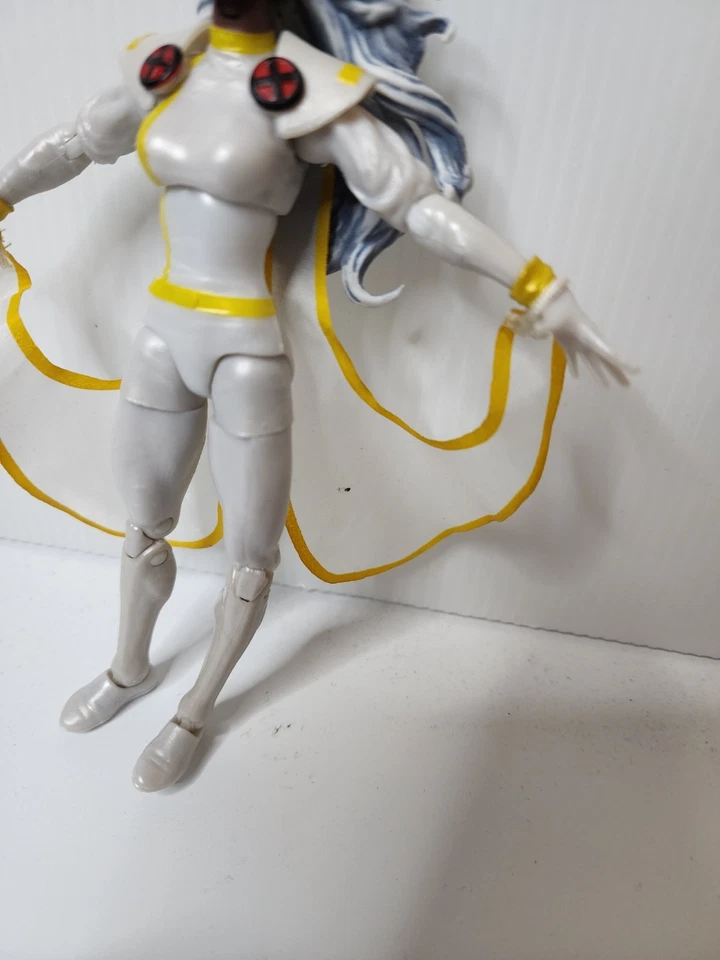 Boneco de ação Marvel Legends Loose X-Men Storm 6" Hasbro - Imagem 3 de 4
