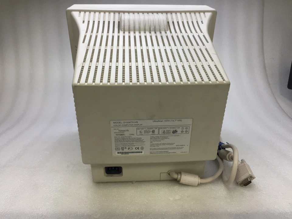 Vintage Dell Trinitron UltraScan D1526TX-HS 15" PC CRT Gaming Monitor - Image 3 of 4