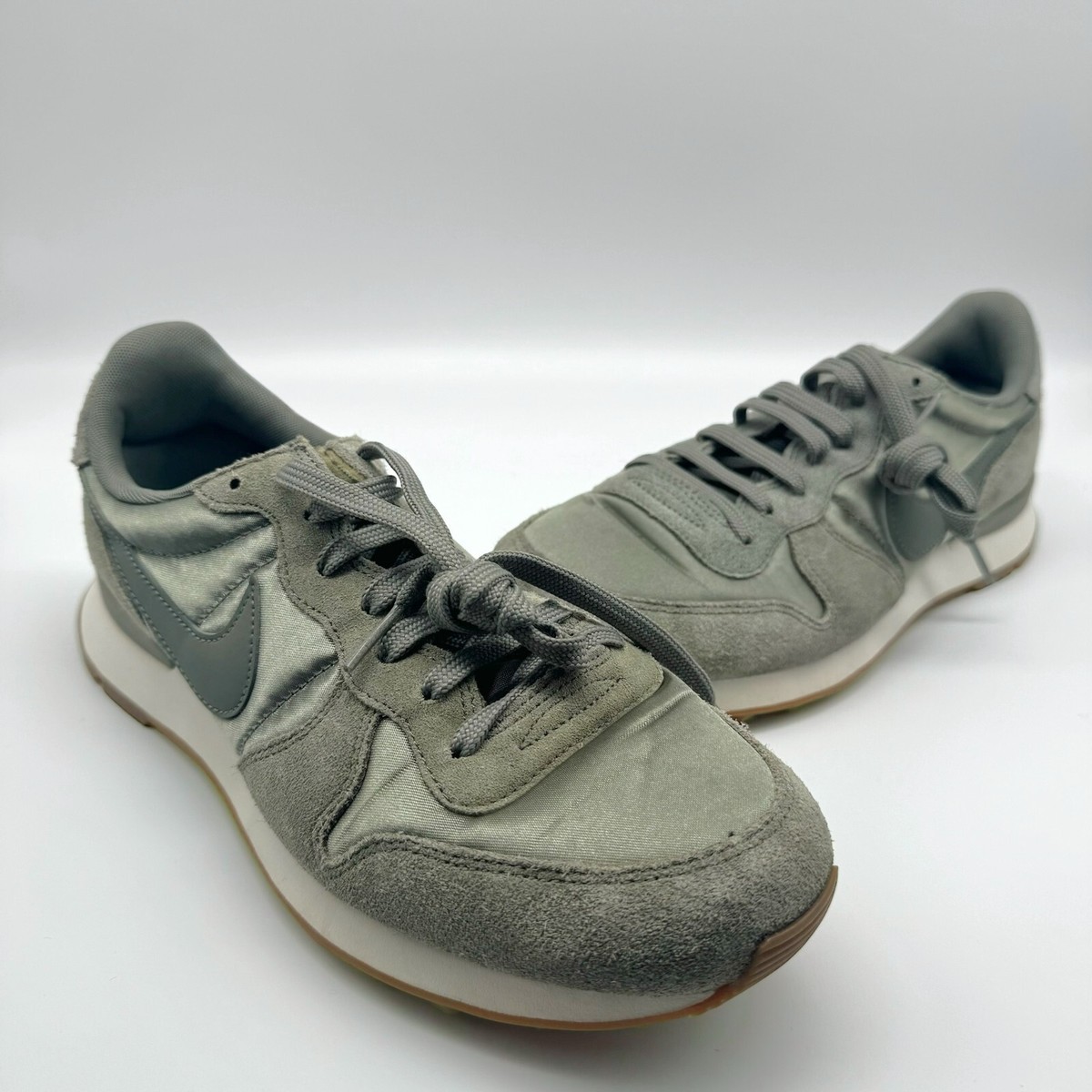 nike internationalist dark grey