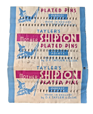 Vintage Mother Shipton Plated Pins. In Originalpapier, einige Pins wurden benutzt.