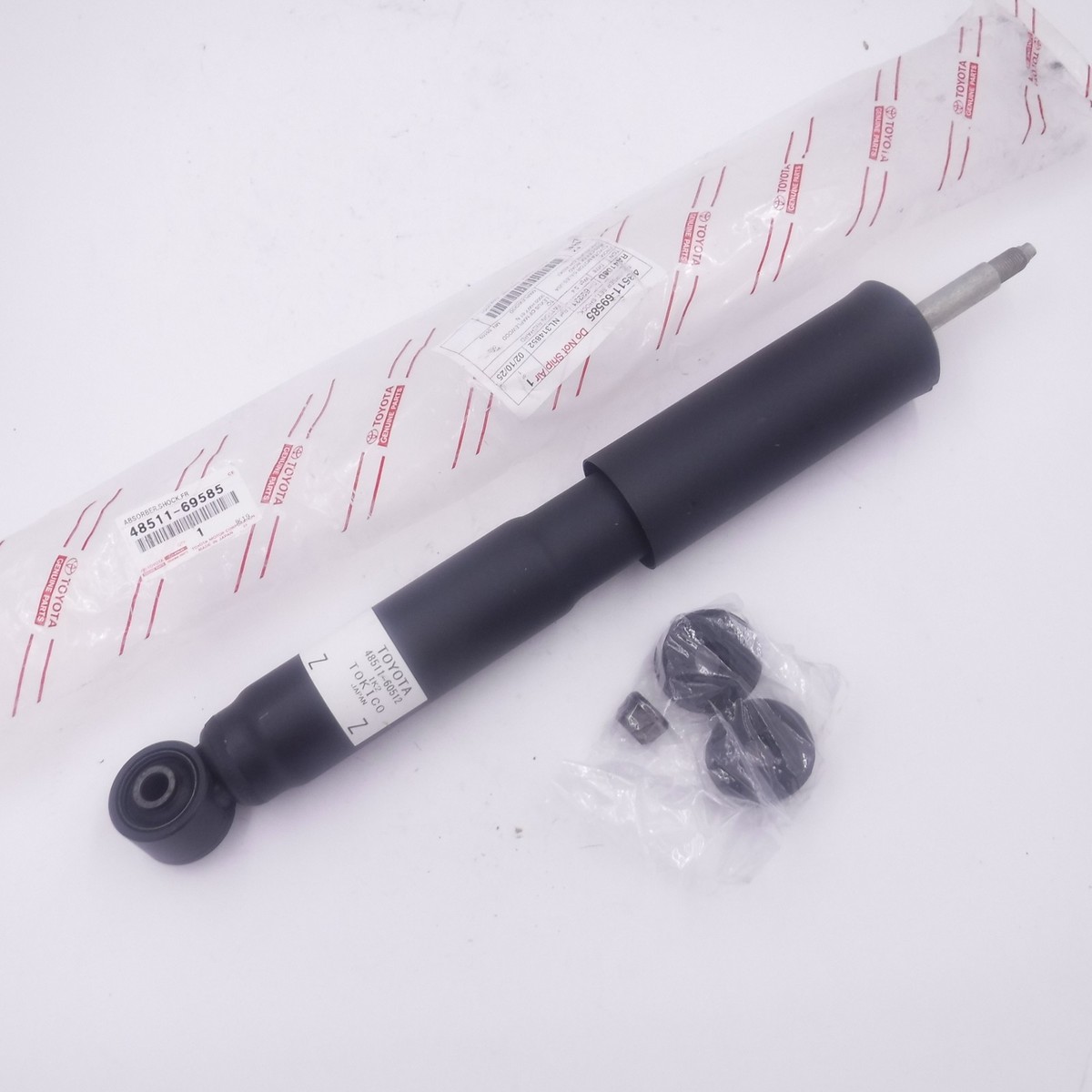 Single OEM Toyota 48511-69585 Front Shock for 1998-2007 Toyota