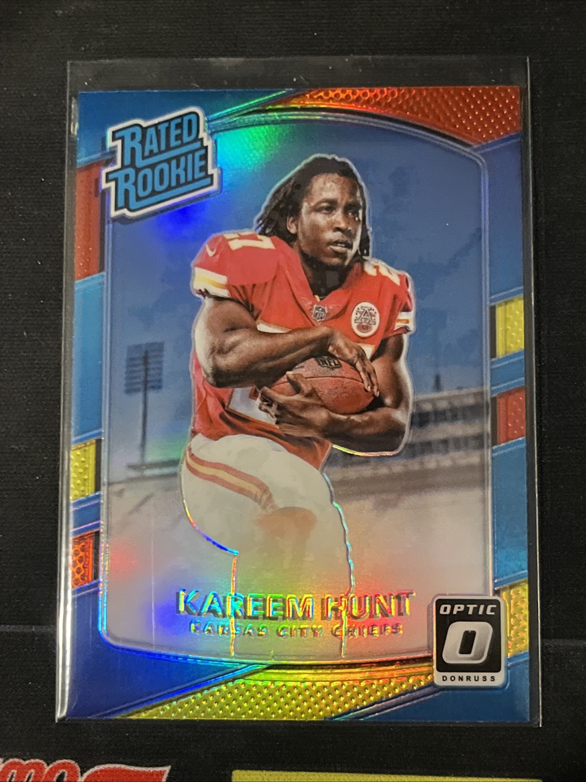 2017 Donruss Optic - Rated Rookie Kareem Hunt #182 Red & Yellow Prizm (RC)