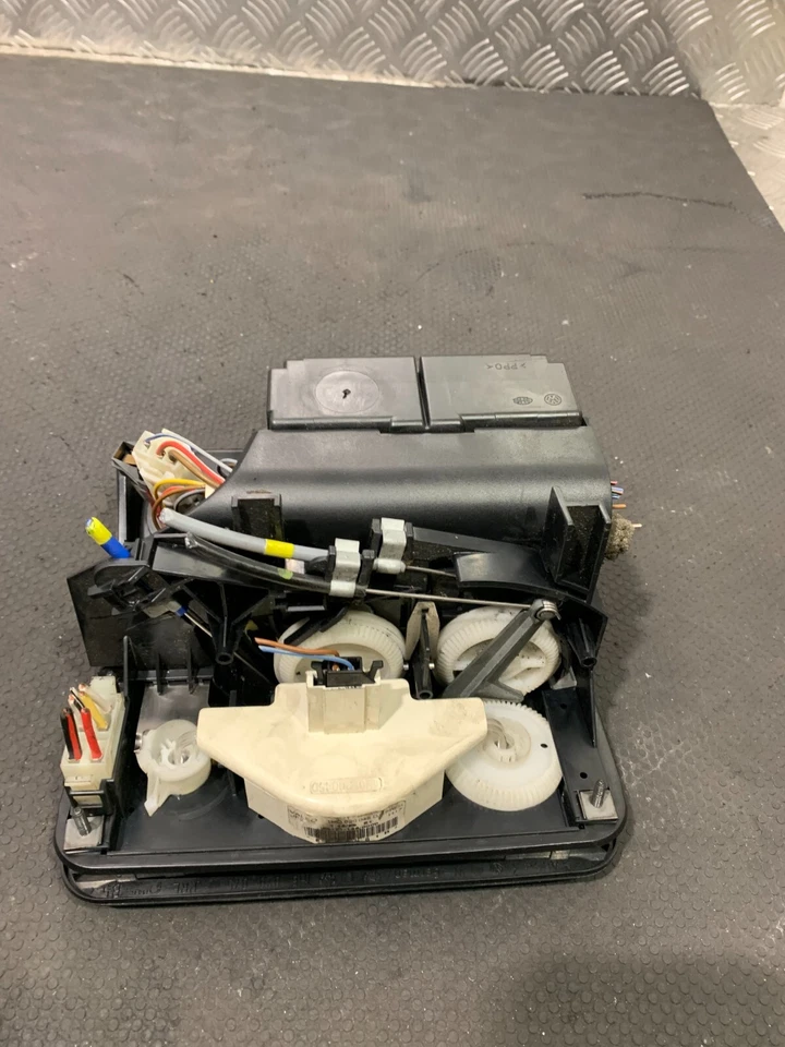 1999 Volkswagen Golf painel de controle climático 1H0820045D #2 - Imagem 3 de 4