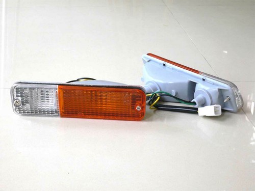 DATSUN FOR NISSAN SUNNY B310 B311 210 140Y front bumper turn signal lights - Picture 2 of 3