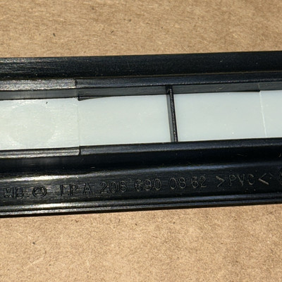 A2086900862 MERCEDES BENZ CLK C208 FRONT RIGHT FENDER BOTTOM STRIP