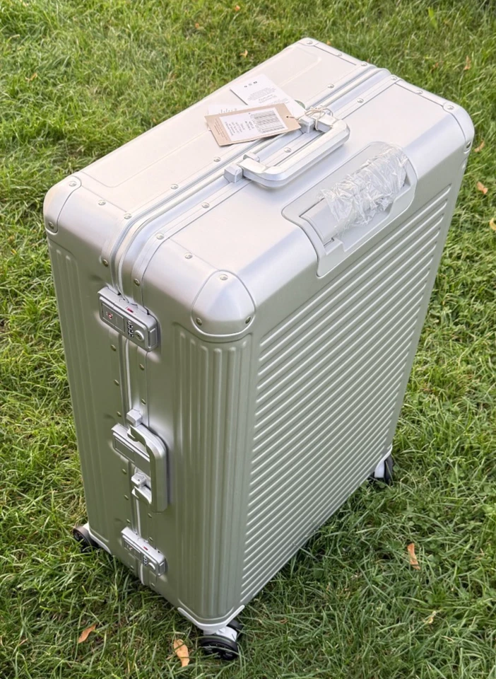 Travelite Next Trolley L 4-Rollen Aluminium silber  77x52x29 Hartschalenkoffer - Bild 3 von 4