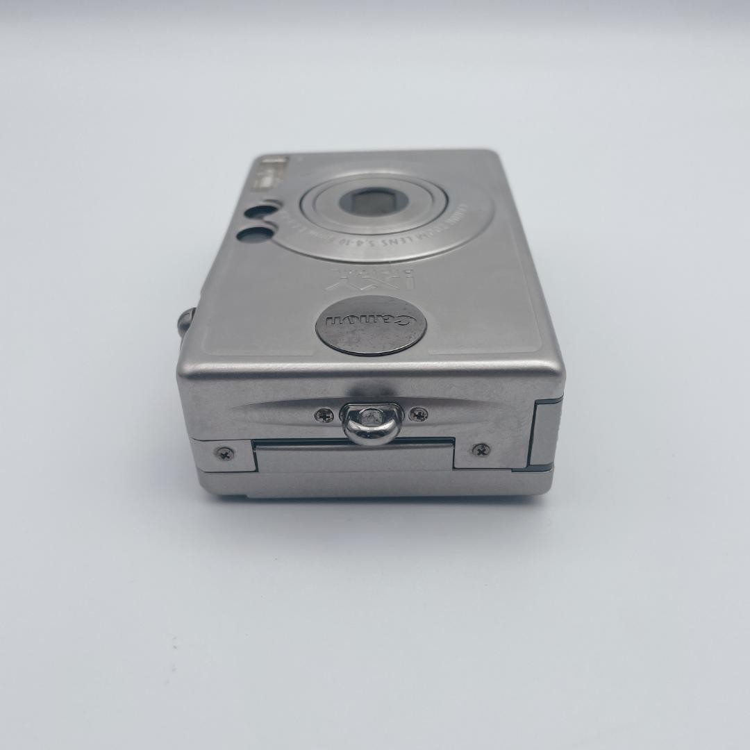 Canon IXY DIGITAL 200A PC1022 Compact Digital Camera Retro Style