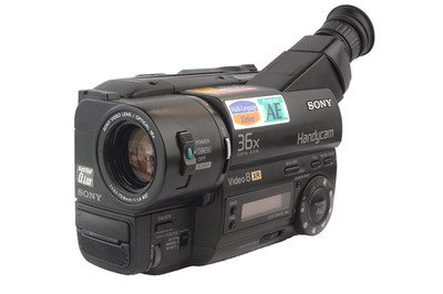 SONY CCD-TR415E PAL Video8 XR Camcorder Handycam mit Hi8 Abspielfunktion ''TOP''