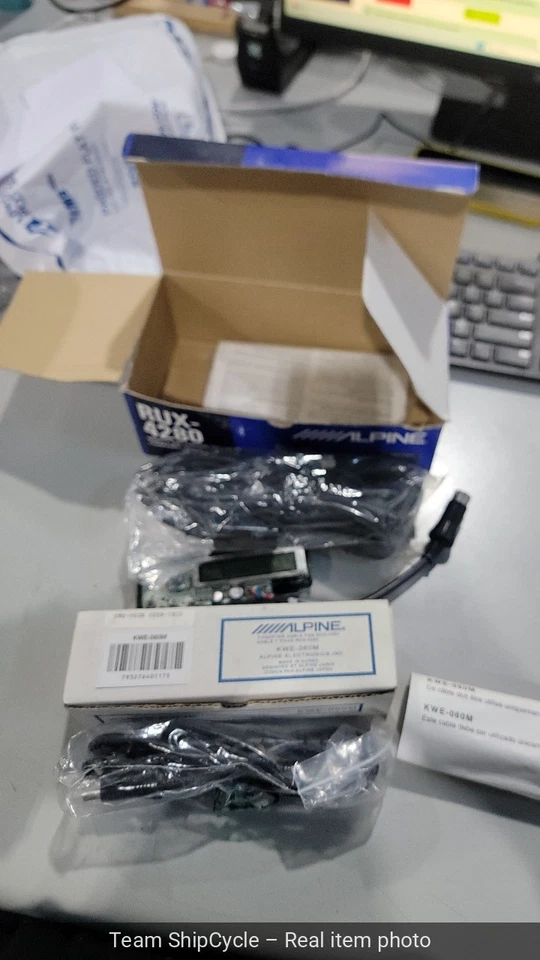 Controlador amplificador remoto Alpine RUX4280 con cable KWE060M G2U Foto 2 de 4