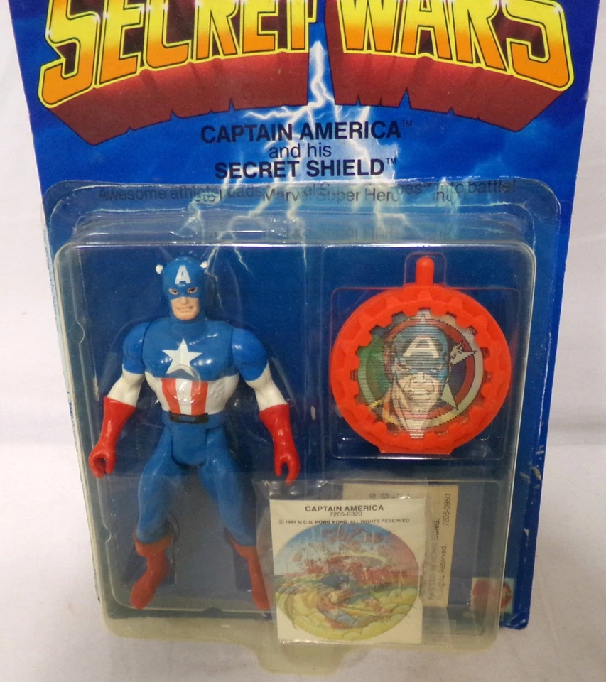 Vintage 1984 Mattel Secret Wars Captain America 4.5" Figure Complete With Card - Image 2 of 3
