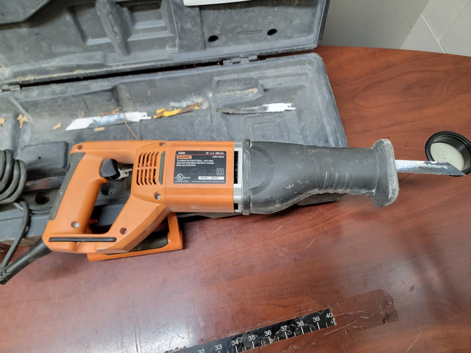 Ridgid 9 Amp Corded Variable Speed Reciprocating Saw with Case R3000 c