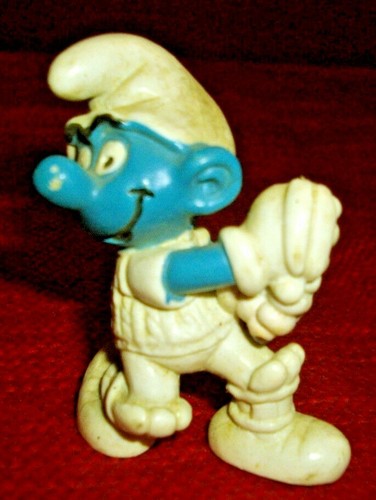 RARISSIMO PUFFO CHE GIOCA A BASEBALL TUTA BIANCA FINE ANNI 70 SMURF I PUFFI  - Foto 1 di 1