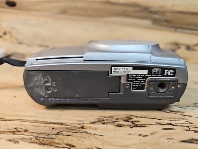 Olympus CAMEDIA D510 Zoom 2.1MP Digital Camera Silver W Canon Case