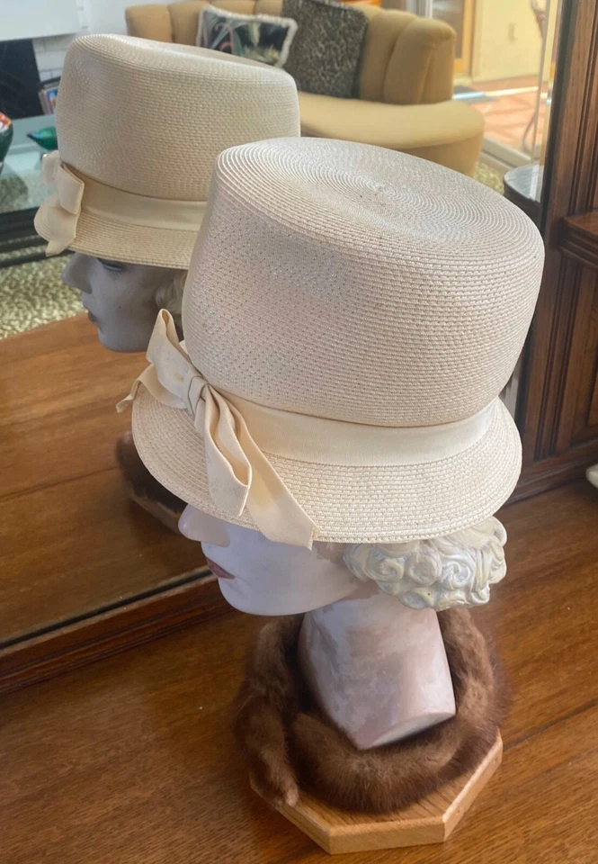 VTG Mod 1960s Ivory Big Bow Bee Hive High Crown Women HAT 21"  Valerie Modes - Image 2 of 4