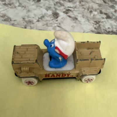 Ertl 1982 The Smurfs Handy Tan Diecast Truck w/ Blue Smurf Figure