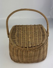 Hinged Lidded Basket With Handle - Wicker - Weaved 26 X 19 X 12cm