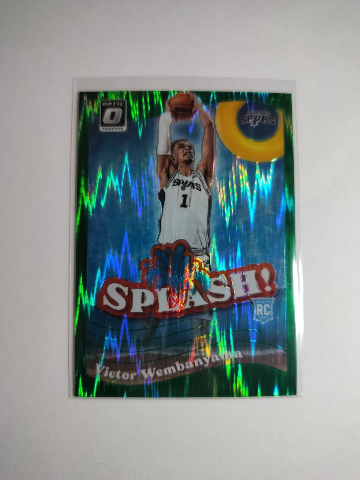 Victor Wembanyama #6 Green Shock Prizm 2023-24 Panini Donruss Optic Splash! (RC)