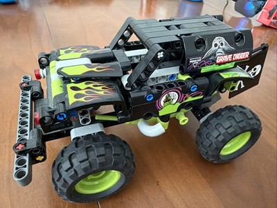 LEGO TECHNIC: Monster Jam Grave Digger (42118) 