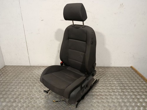 Volkswagen Golf V 2007 Fahrersitz KRD45388