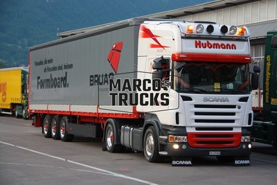 LKW Foto Scania Planensattelzug Schweiz weiß Hubmann BRUAG Formboard Inn #j8vu
