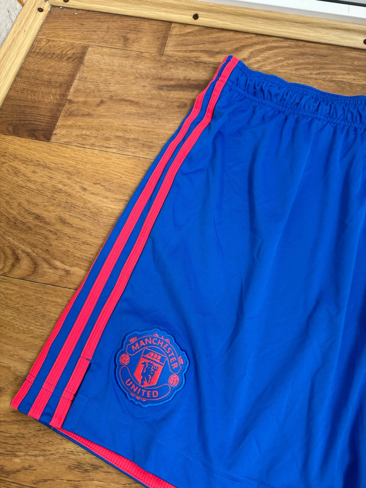 MANCHESTER UNITED 2021-2022 FOOTBALL MEN SHORTS AWAY ADIDAS ORIGINAL SIZE  XL thumbnail 2