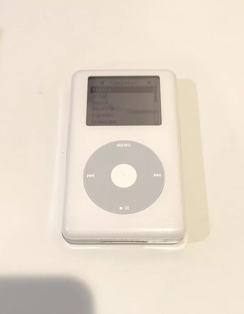 Apple iPod Classic 4th Generation White - HP Invent (20 GB