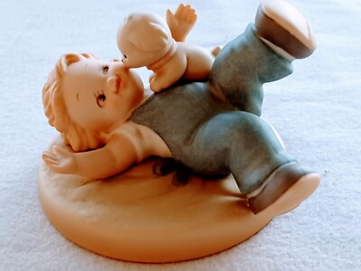 Enesco Memories of Yesterday  A KISS FROM FIDO  #523119 1991 Lucie Attwell NEW