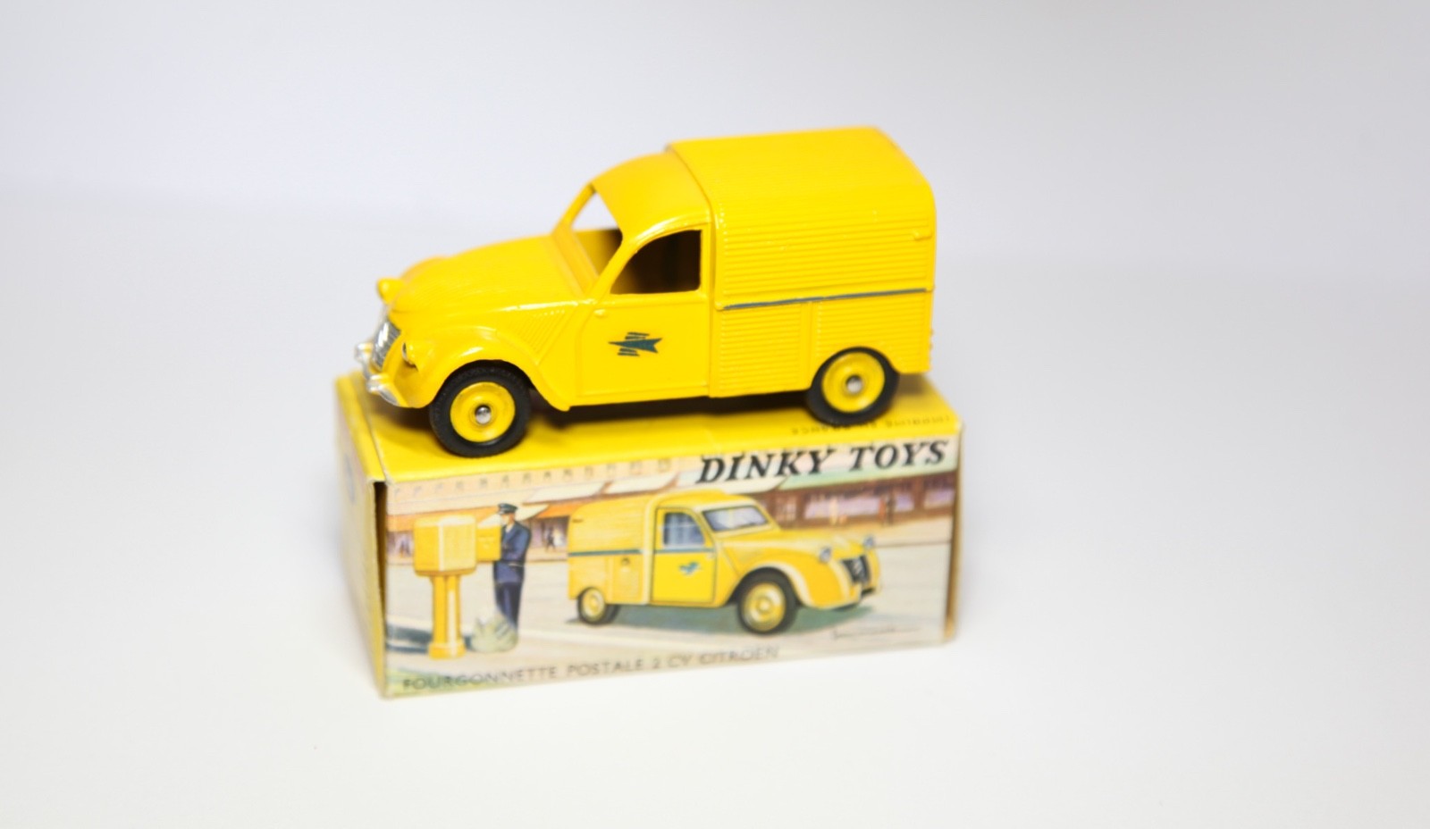 仏Dinky ビンテージ　シトロエン2 CV 郵便車　オリジナルNo:560 Dinky France 560, Citroen 2CV Mail Van - Free Price Guide & Review