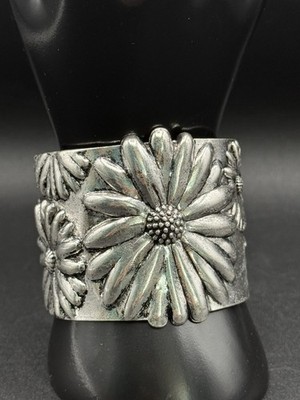 NEW Retro Western Style Sunflower Floral Embossed Metal Bangle Bracelet 2'' Wide