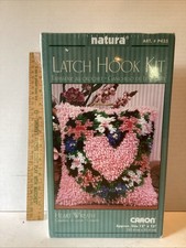 Caron Natura Latch Hook Kit P435 Heart Wreath 12  X 12  New