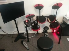 Alesis Nitro Mesh Special-Edition 8-Piece Electronic Drum Set with 27 in monitor
